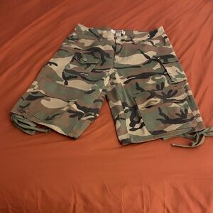 Madden Girl Green Camo Cargo Shorts